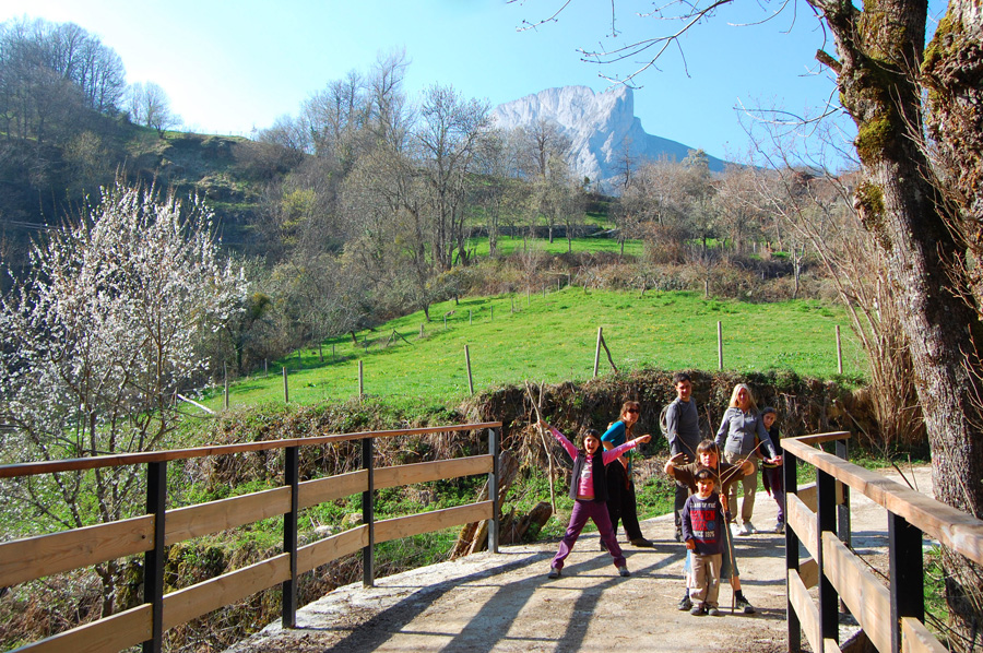 Picos in early April  | Kids love Picos de Europa!