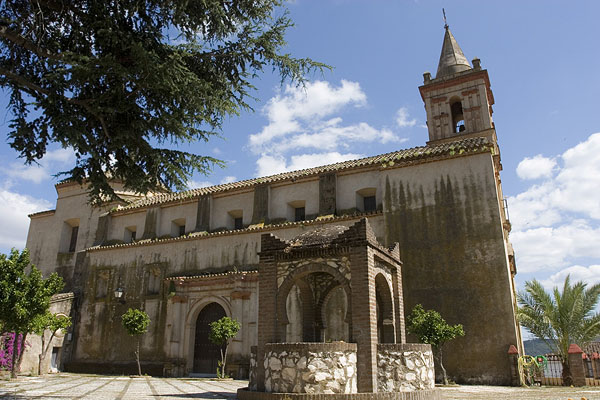 Linares de la Sierra village