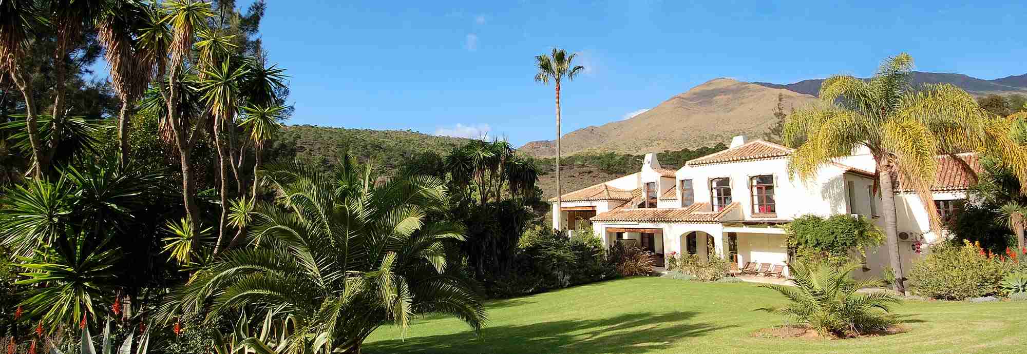 Large Holiday  Villas in Andalucia near the beach