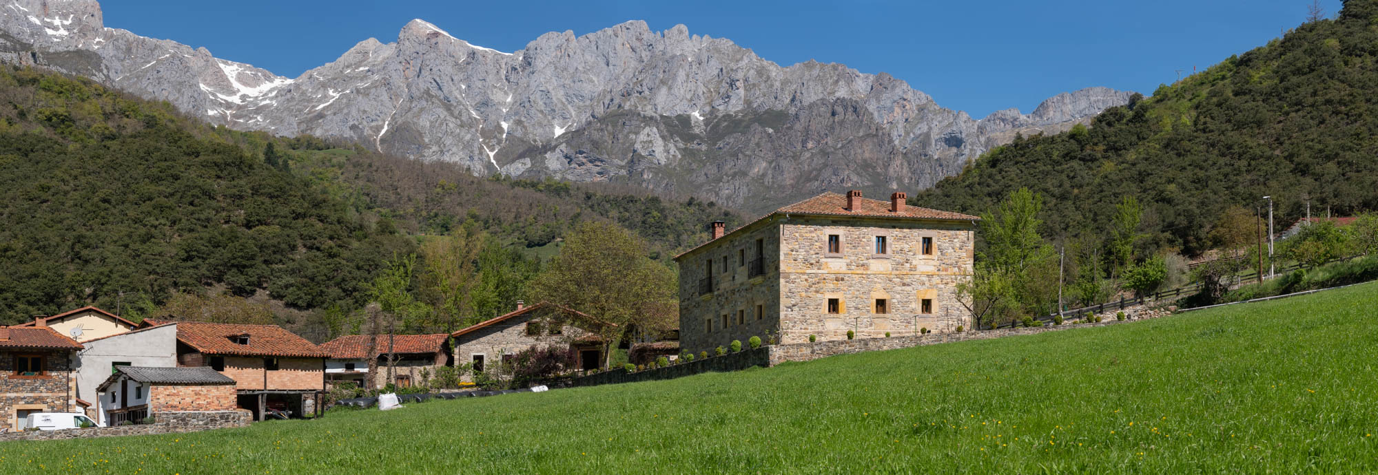 Casona con vistas espectaculares a Picos de Europa 