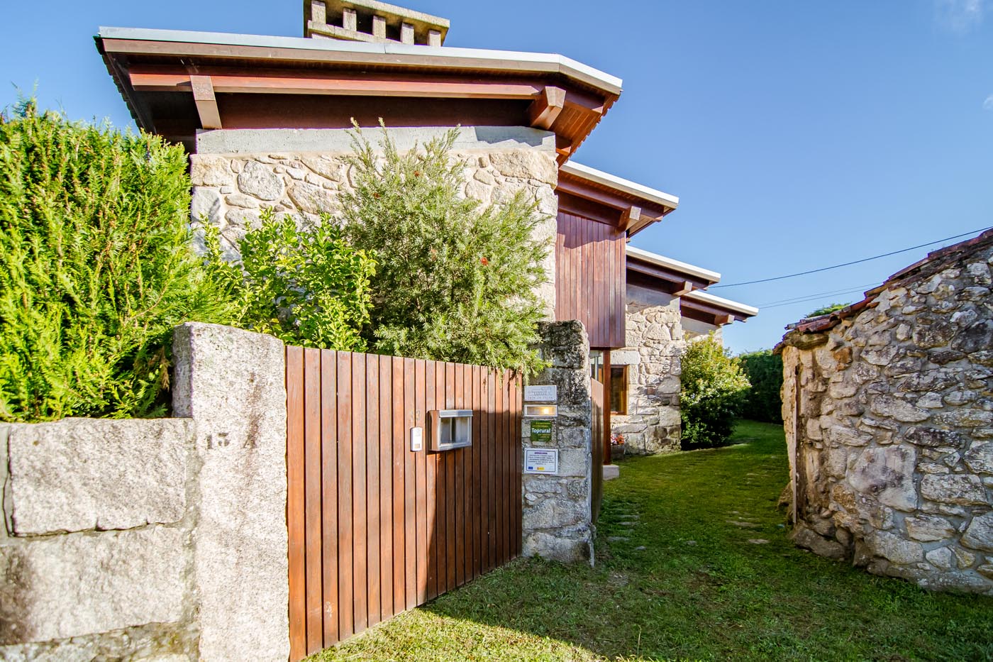 Puedes estacionar dentro si lo deseas