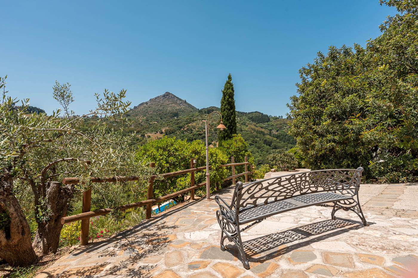 Encuentra tu rincón favorito e íntimo en los jardines