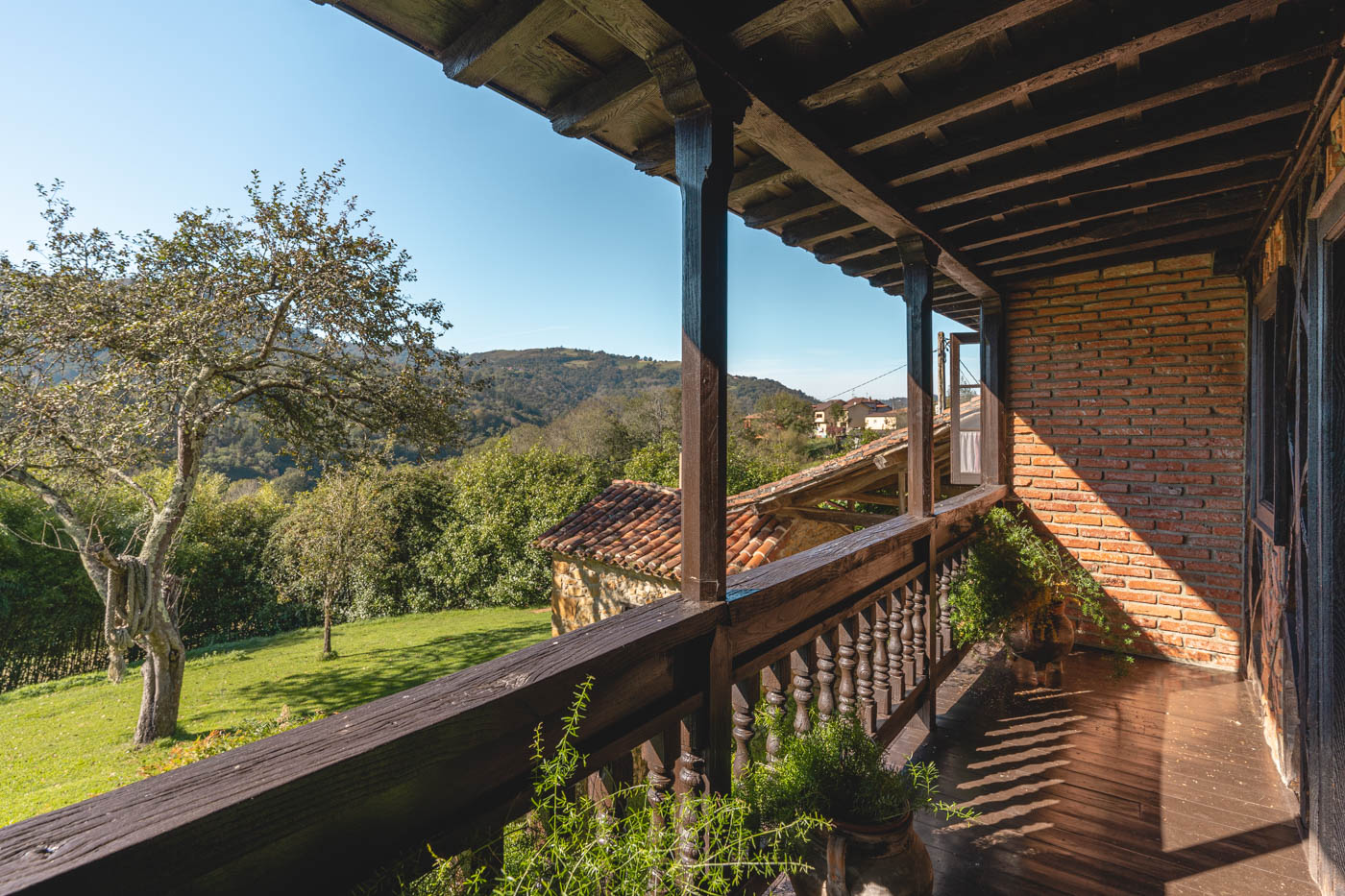 Pasillo / terraza tradicional con magníficas vistas