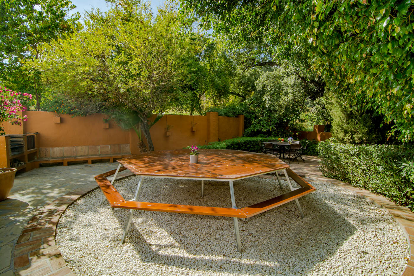 Seating area close to kitchen
