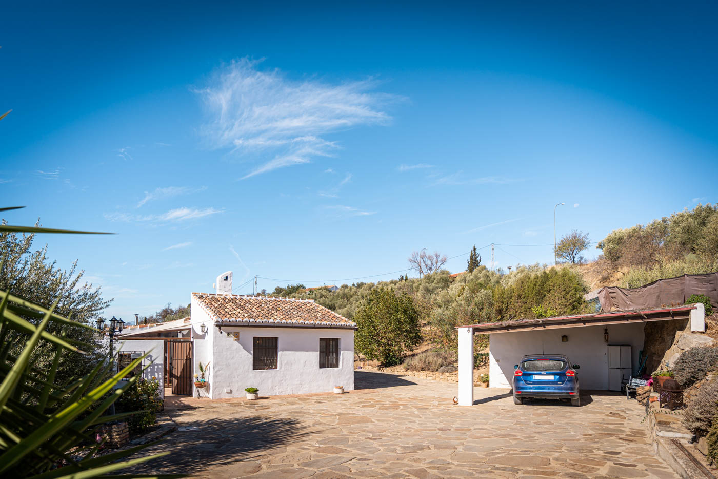 Parking junto a la casa, todo a un mismo nivel