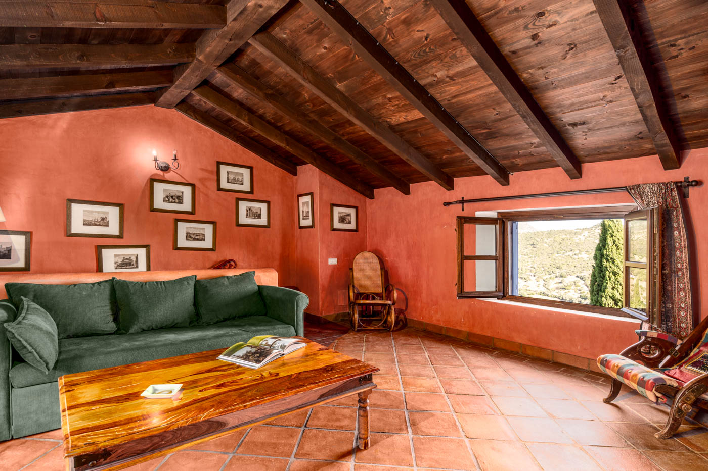 Segundo salón en primera planta