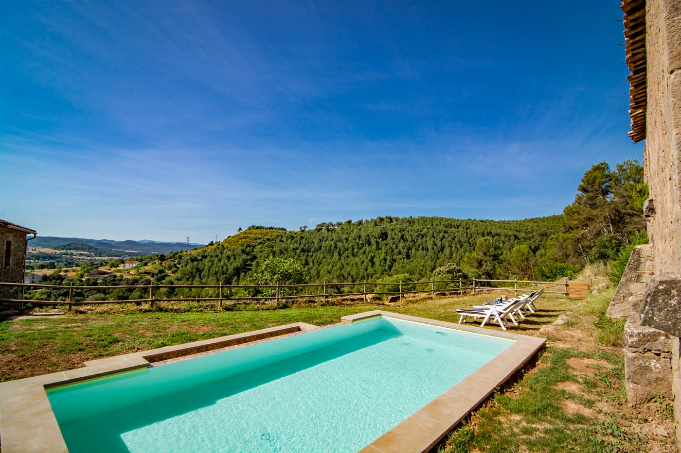 Disfruta tu piscina con total privacidad