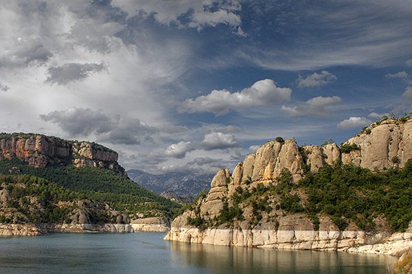 Early folds of the Pyrenees in Lleida