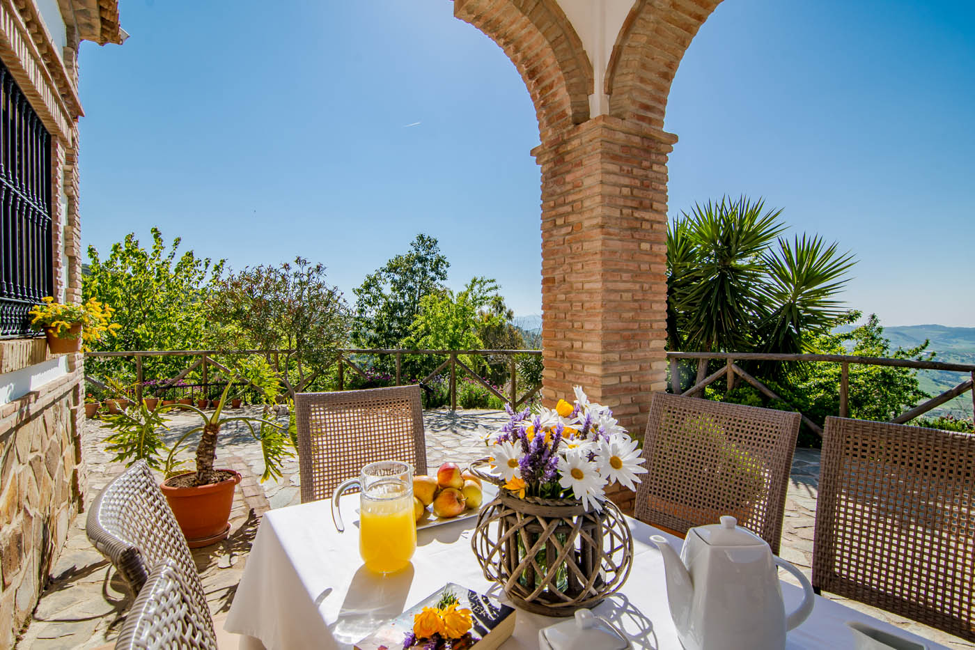 Furnished porch for outdoor meals