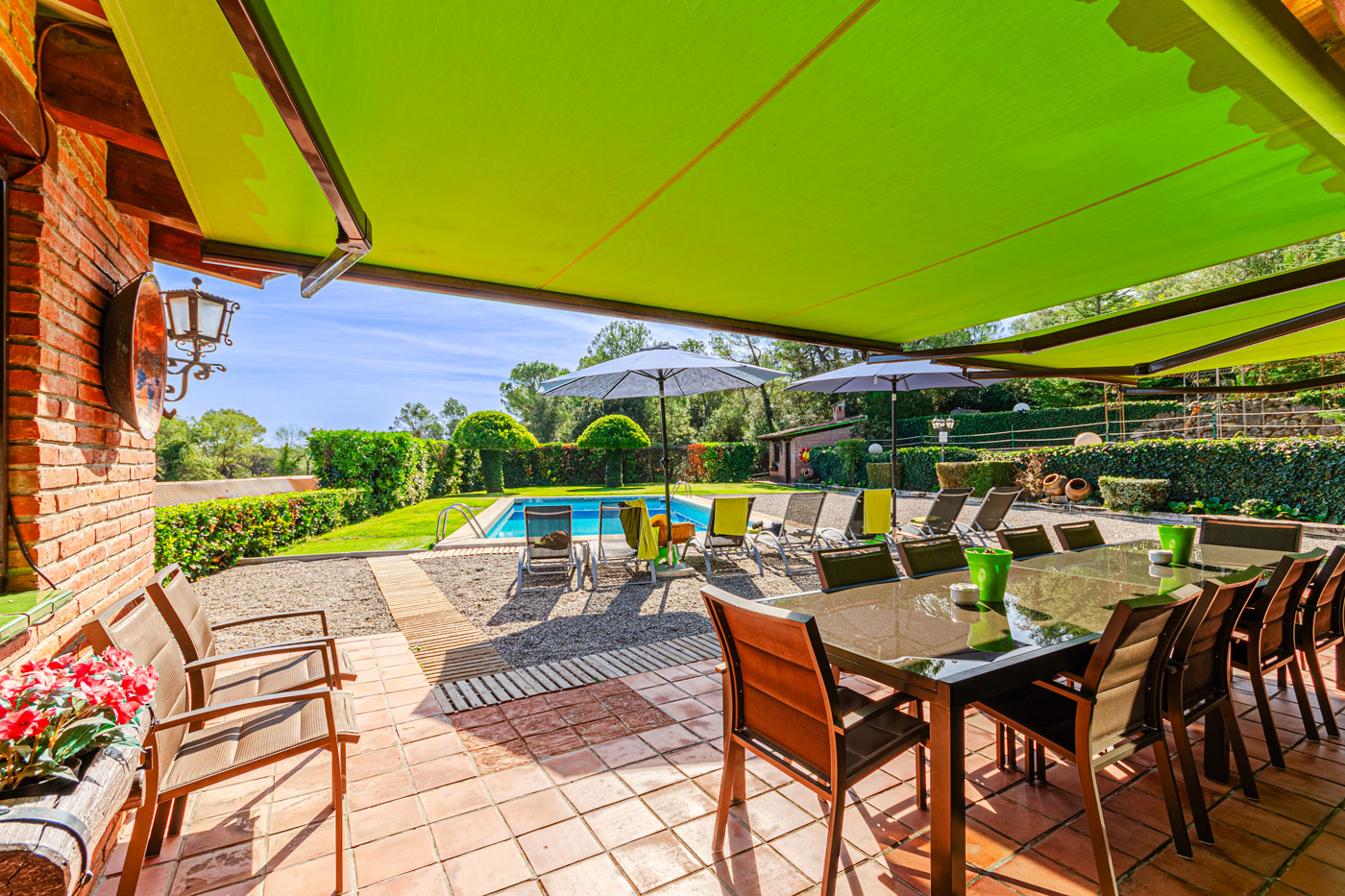 Pool / barbecue house with shaded terrace