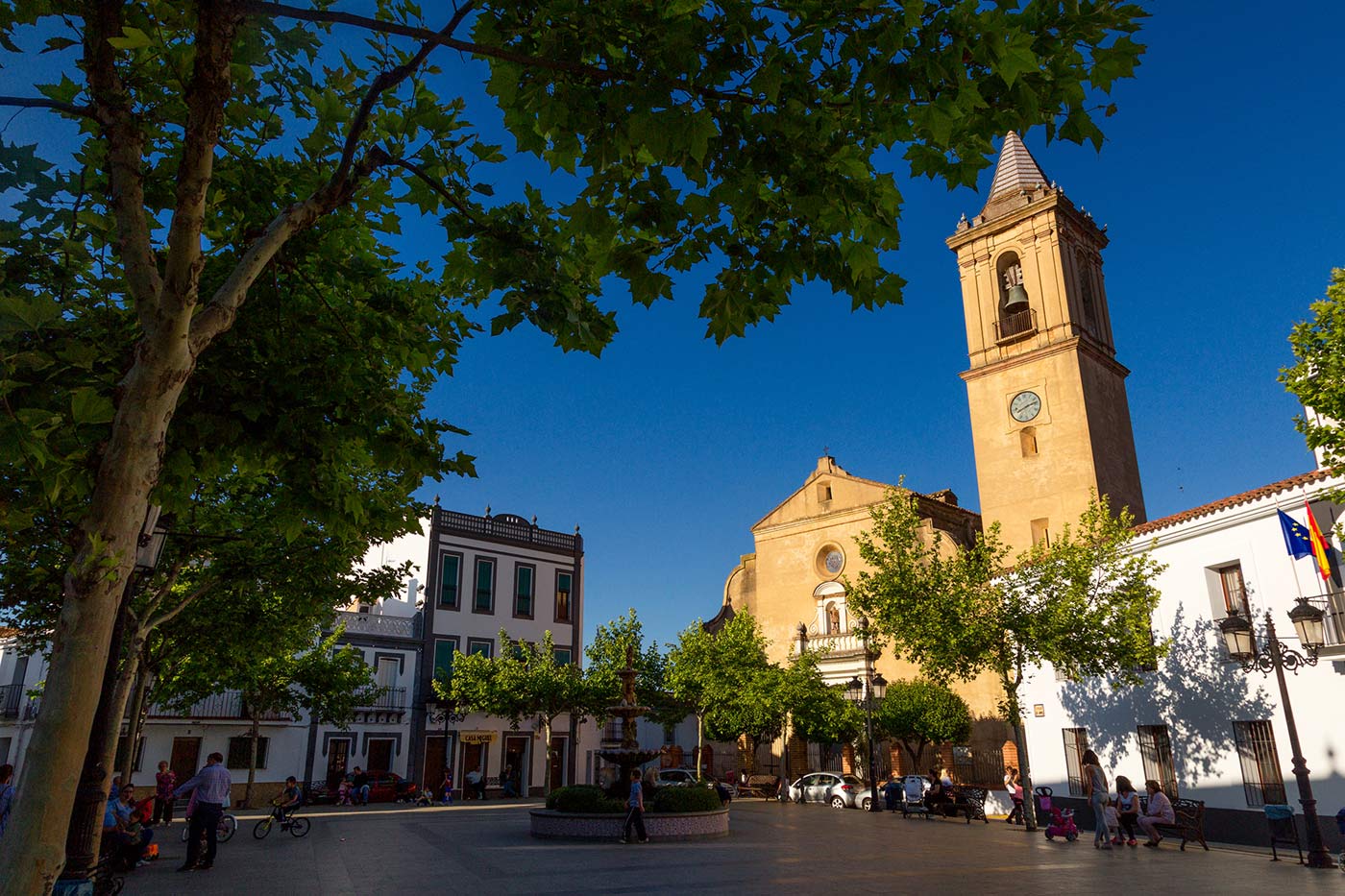 El pueblo de Jabugo está a poca distancia (15 a 20 minutos)