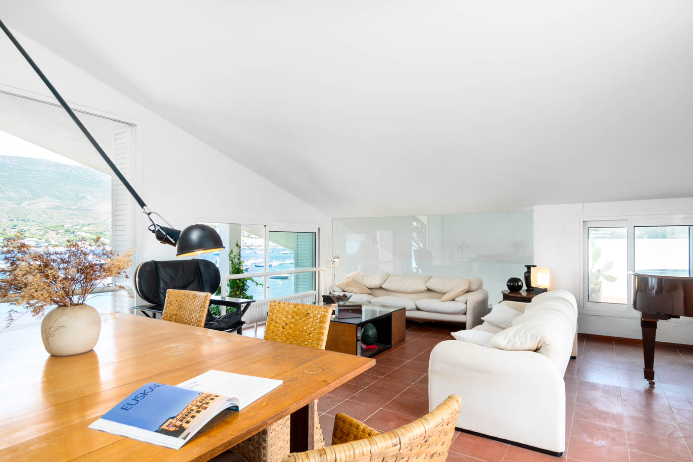 Estudio-salón en planta superior