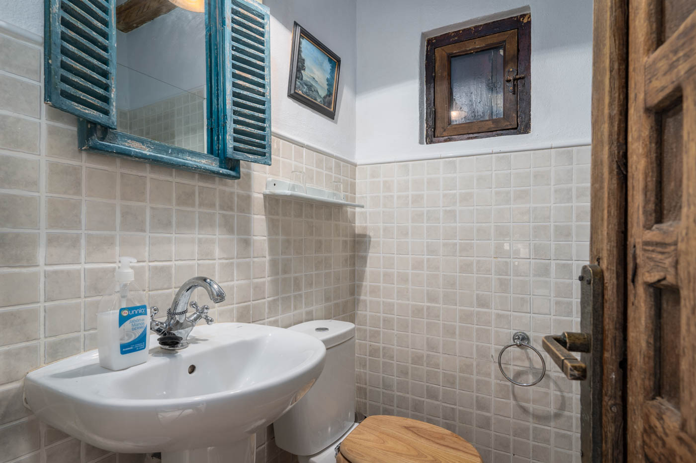 Casita anexa (baño)