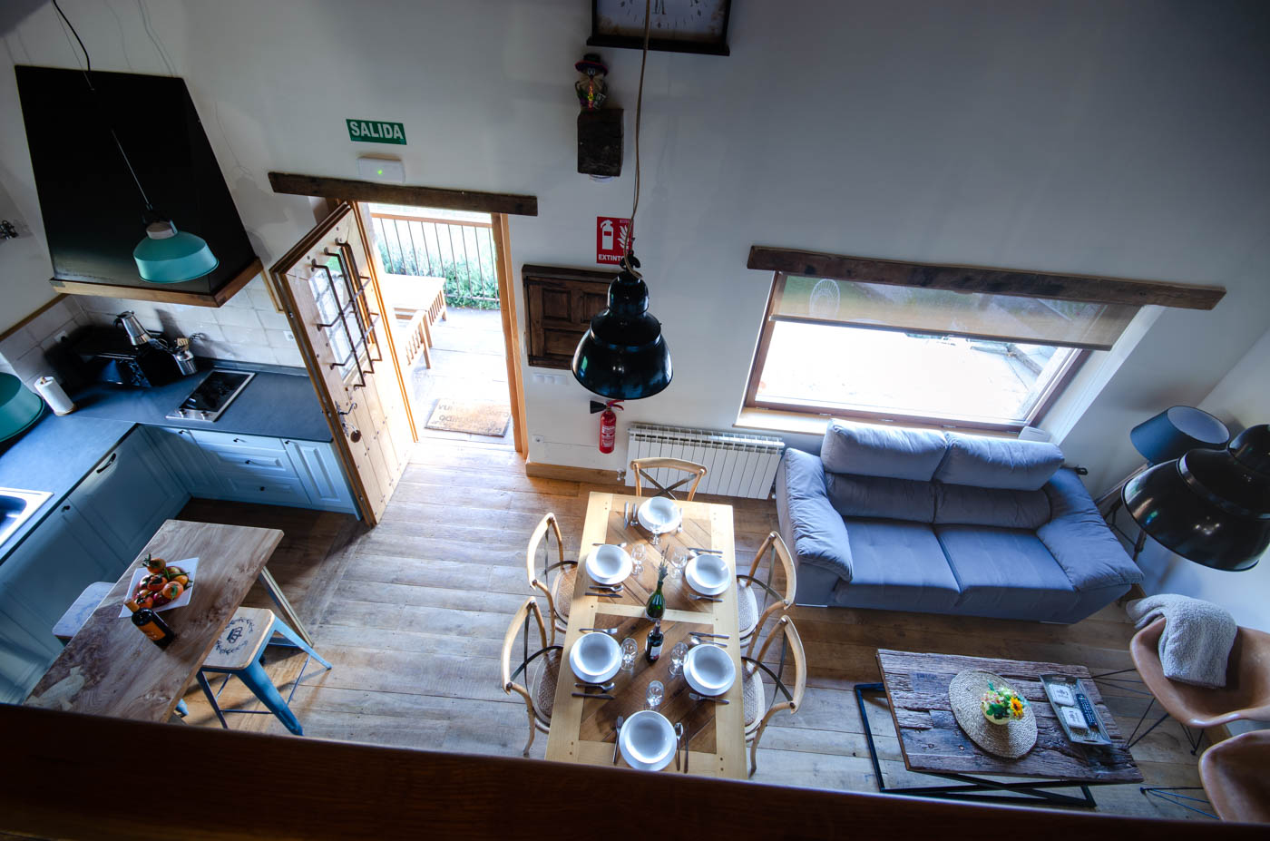 Cocina/comedor/salón visto desde el altillo (buhardilla)