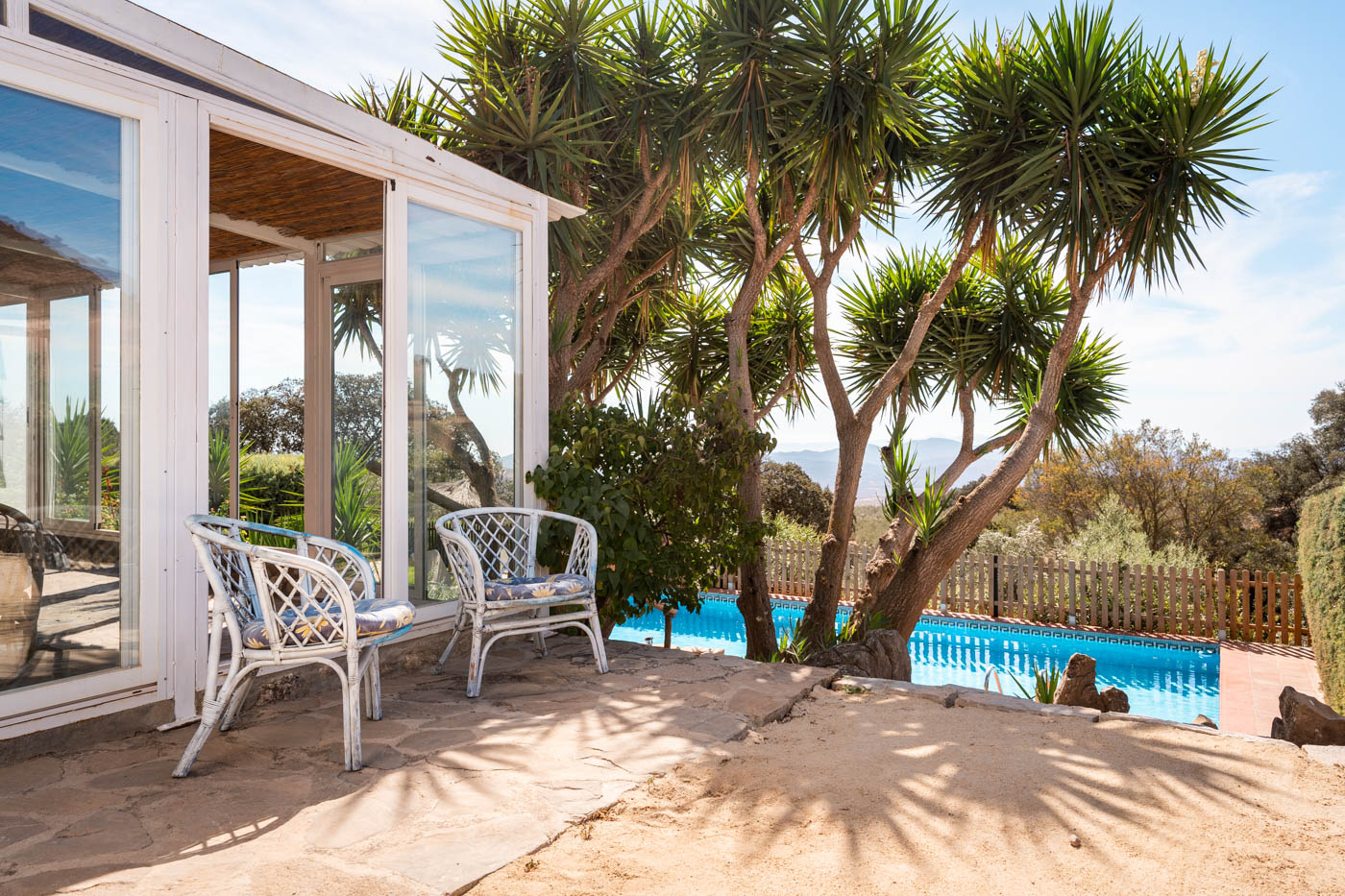 Outdoor living facilities