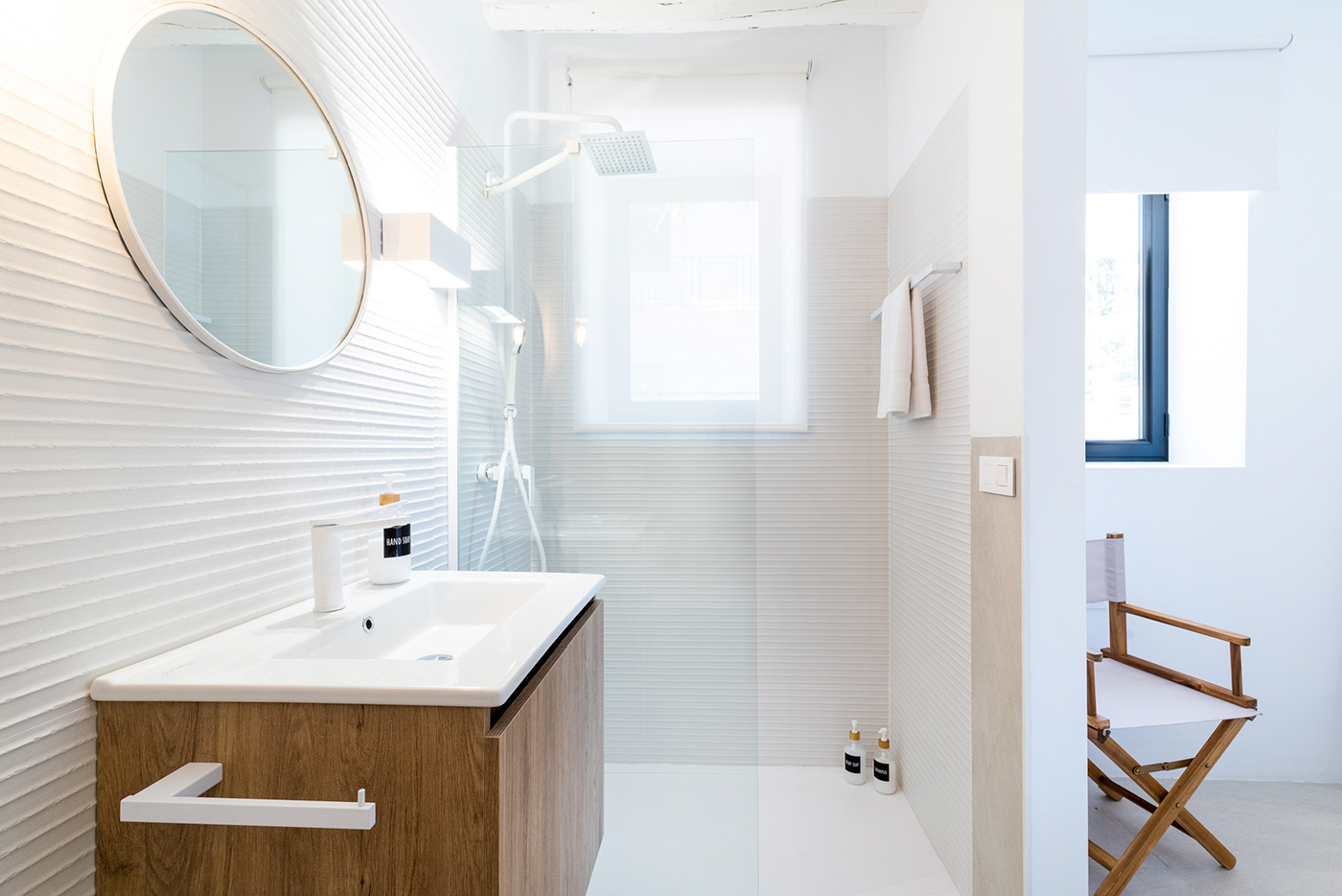 Suite 1 - El almendro desnudo