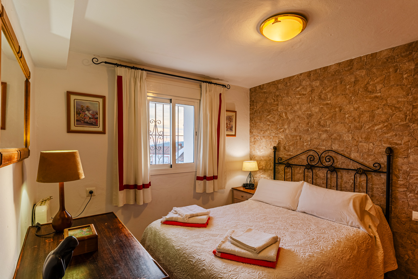 Dormitorio 1 con cama doble