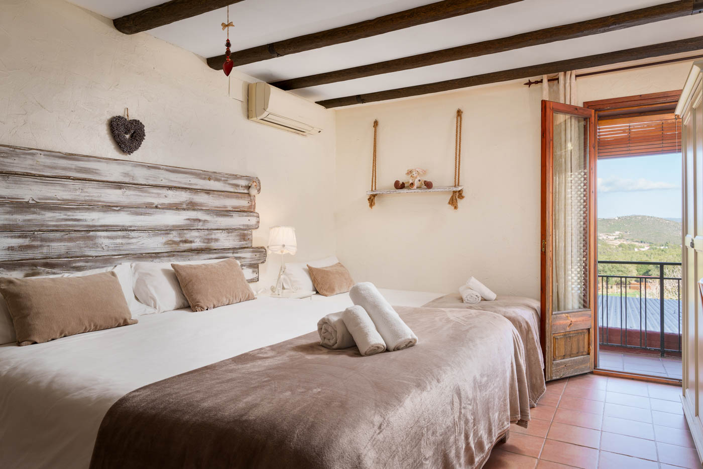 Bedroom with terrace