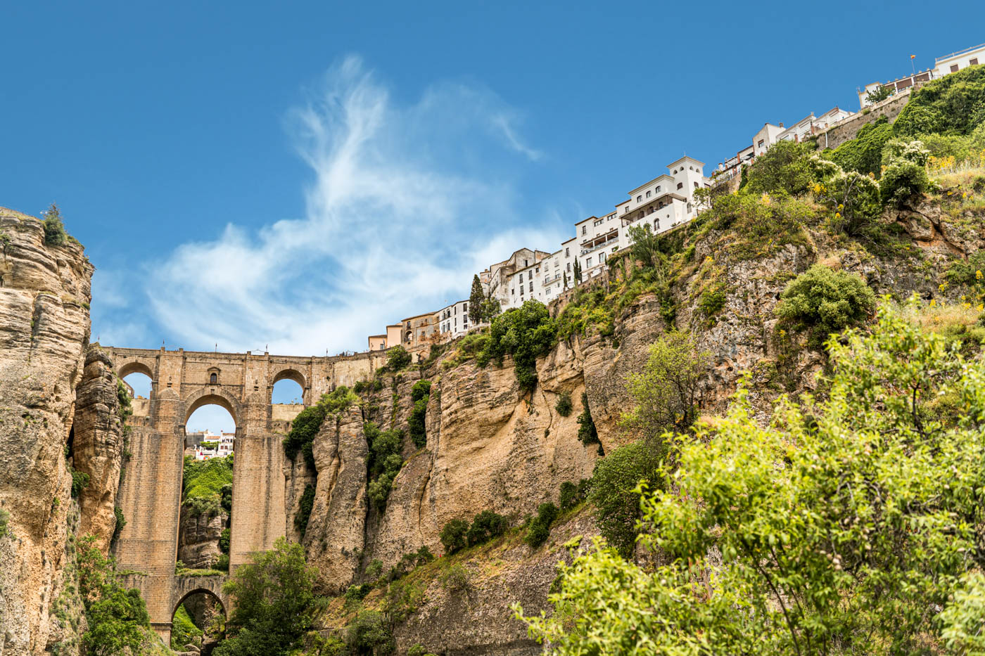La zona histórica y su puente están a un paseo de tu alojamiento