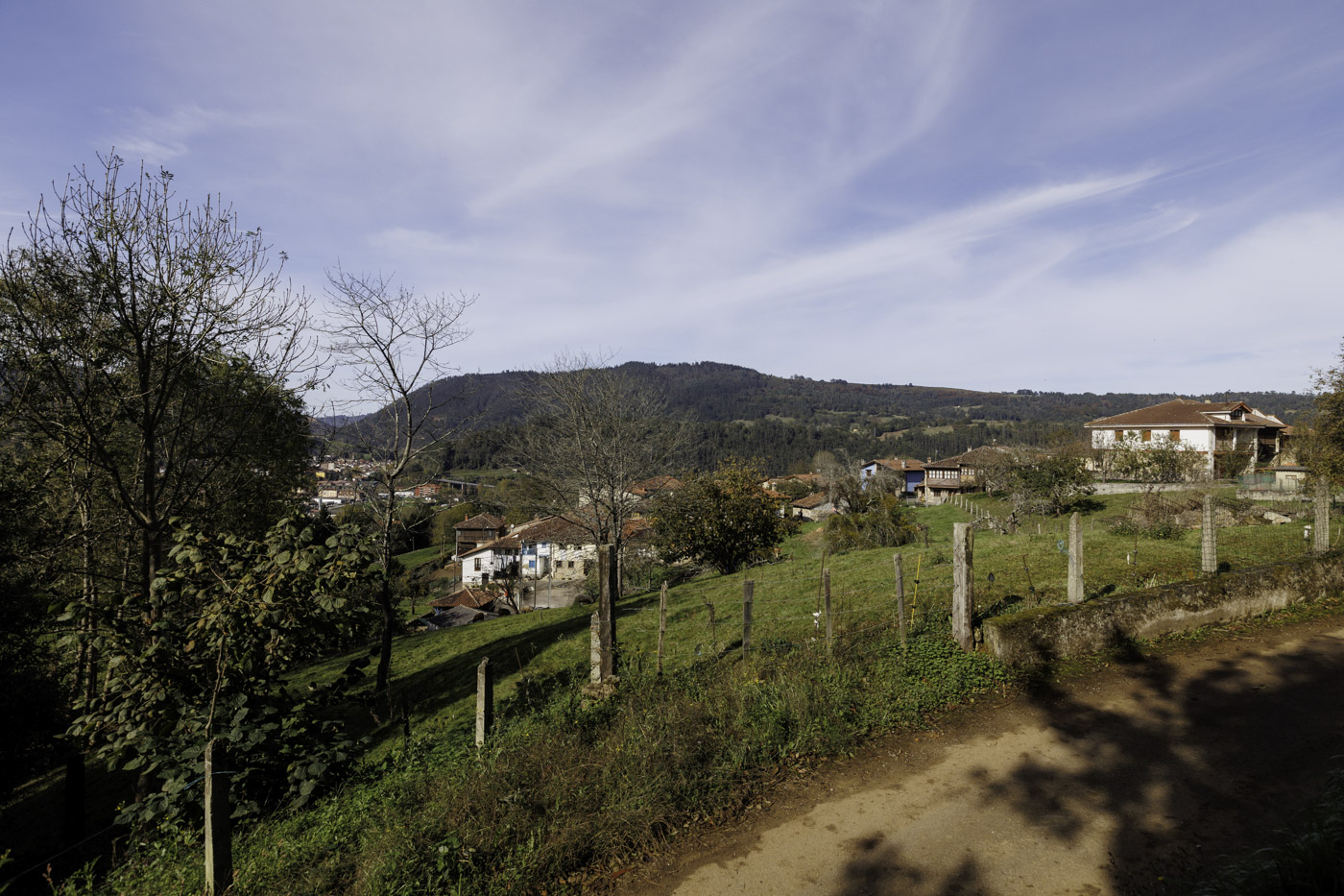 Estás a menos de 2 km de Infiesto (bares,restaurantes,tiendas)