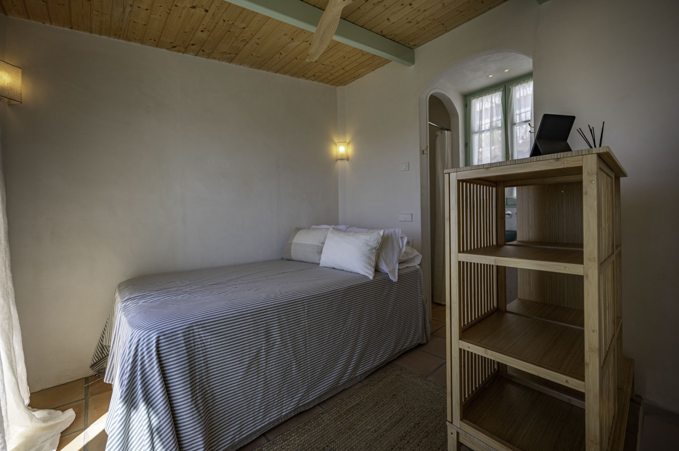 Habitación con cama individual grande en tercera planta