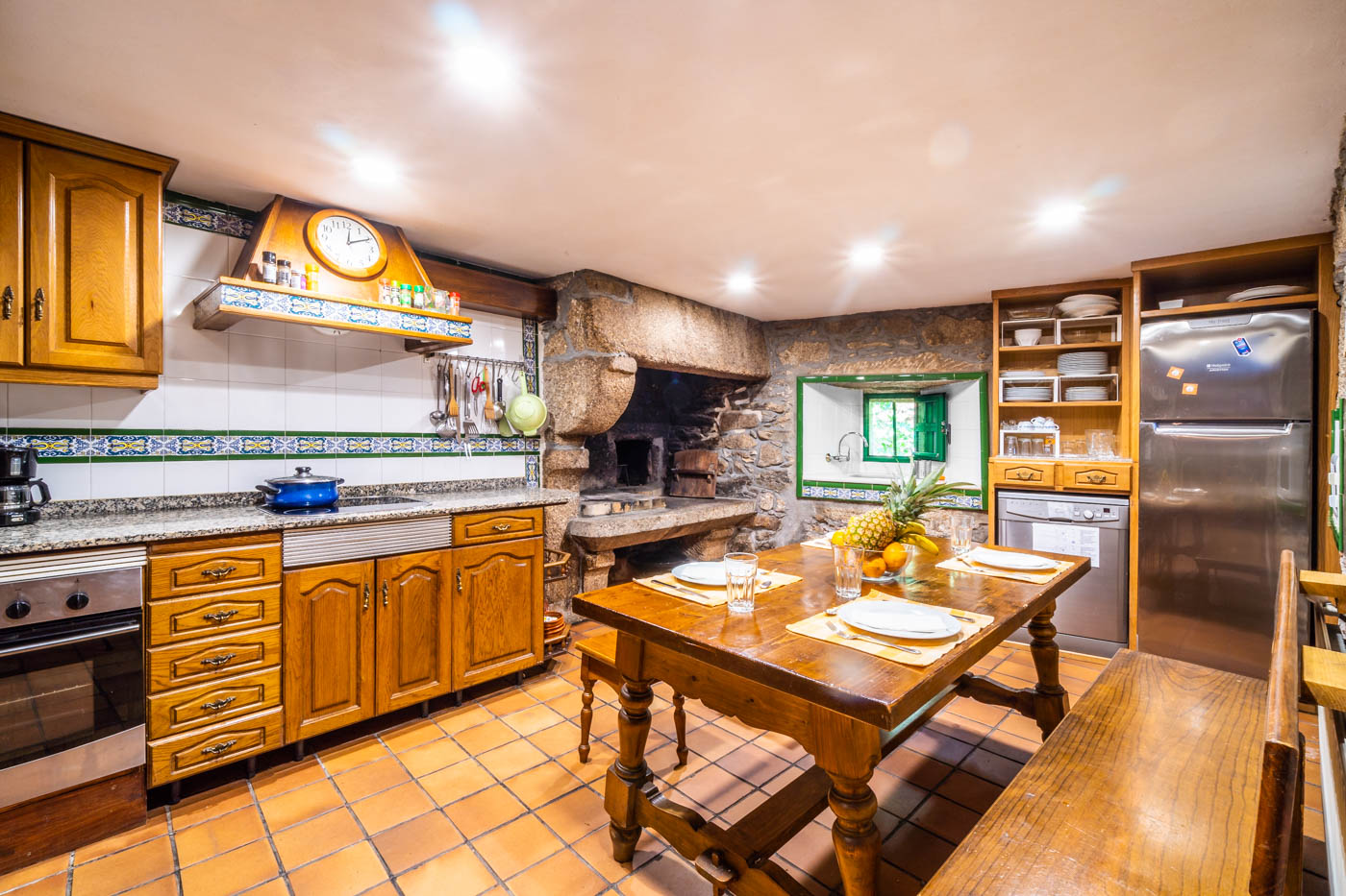Galicia country style kitchen