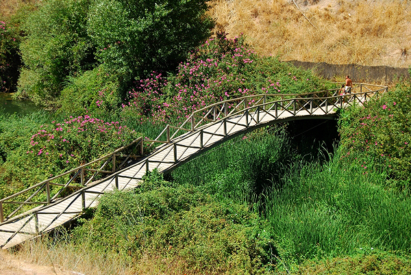 Benoaján and bridge to cave