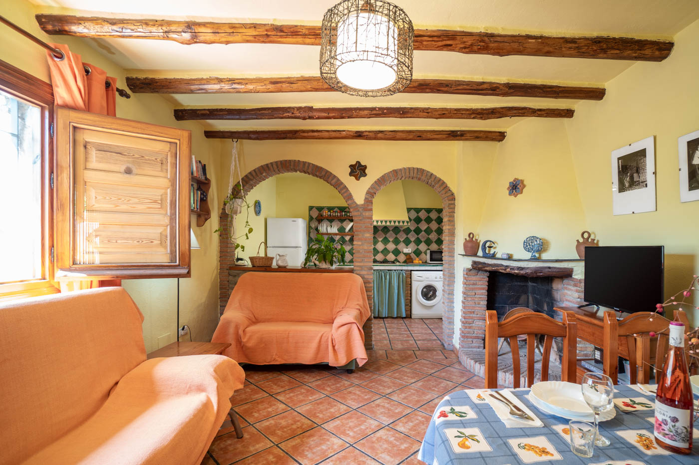 Open plan living / dining area and kitchen