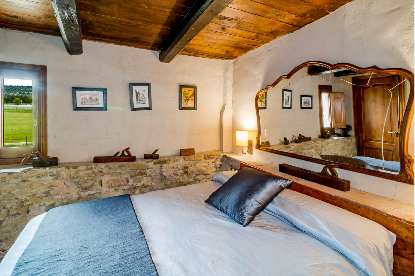 Cama doble de 1.50 x 1.90 metros 