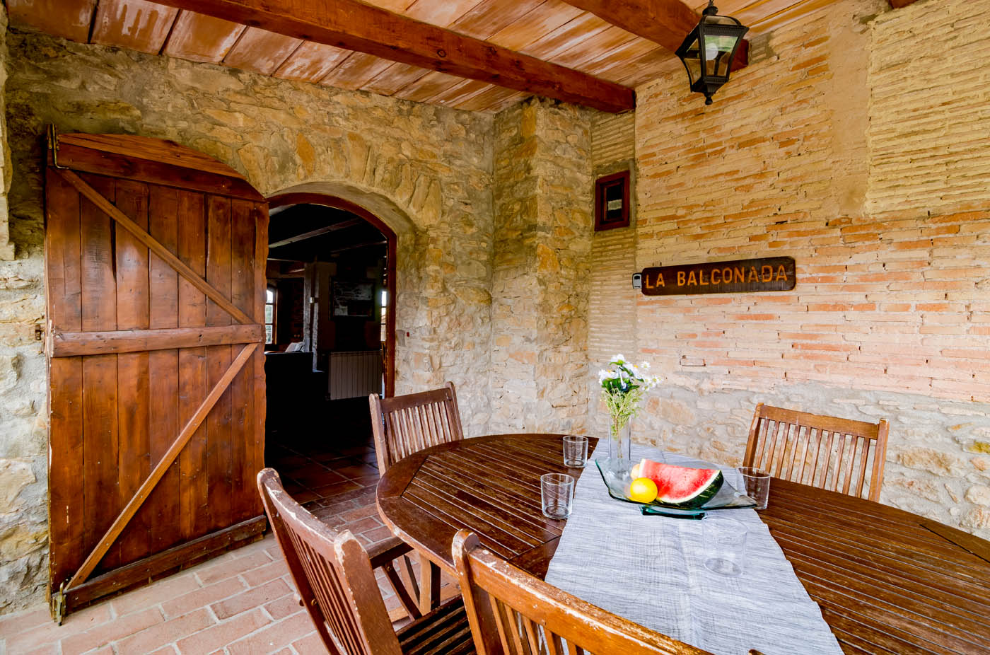 Porche por entrada principal