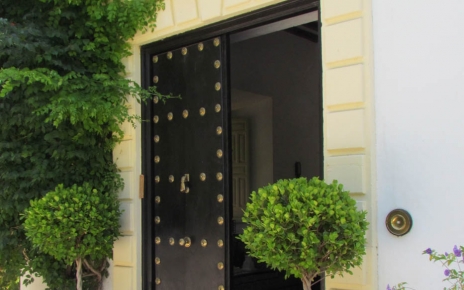 Entrada principal a tu casa rústica