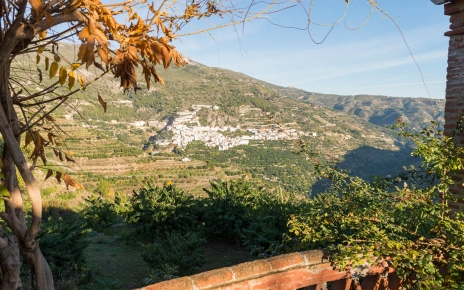 Mirando hacia el pueblo de Otivar