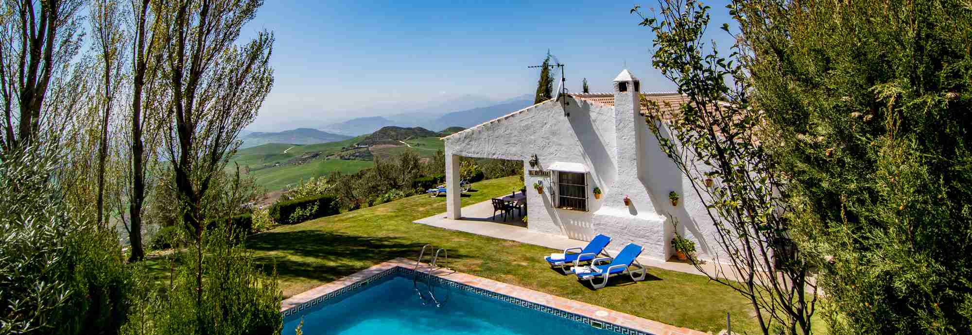Cortijo con piscina privada en Antequera, corazón de Andalucía