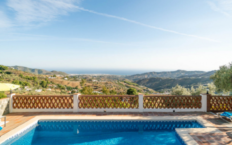 Your villa with pool in semi tropical region