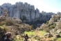 Se encuentra junto a la cordillera Torcal