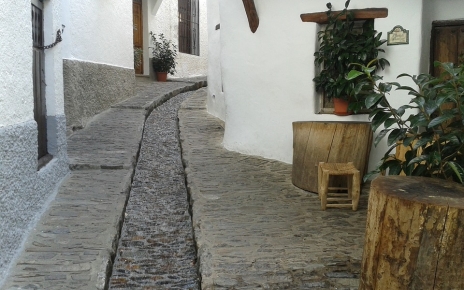 Narrow street of Pampaniera village