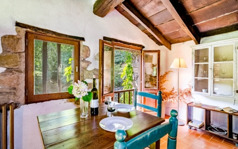 La sala de estar en casita está en el primer piso