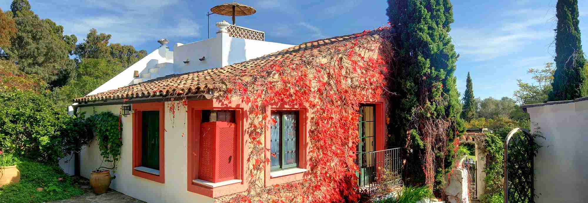 Casita en acantilados de Tarifa con vista al mar, WiFi, gran piscina y jardines