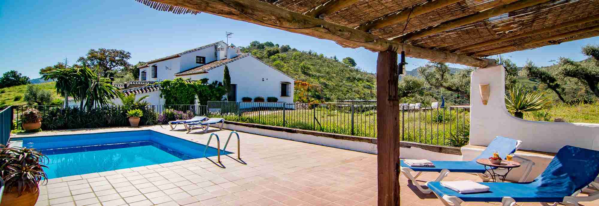 Espléndida villa tradicional andaluza con piscina y cuevas de la Edad del Bronce