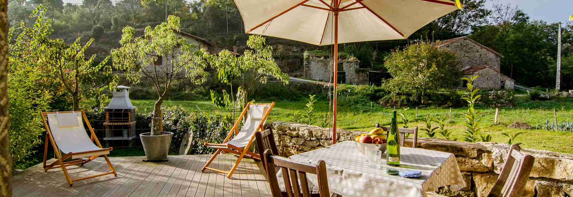 Casa rural de 2 dormitorios con jardín cerca de playas y Picos de Europa