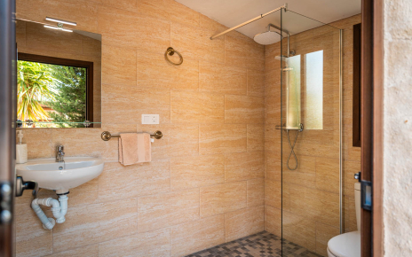 Baño familiar compartido