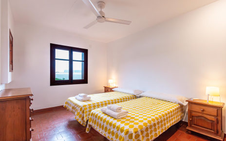 Twin bedded room
