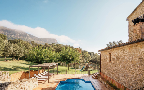 Your group villa in Catalonia