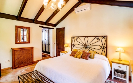 Habitación con cama doble