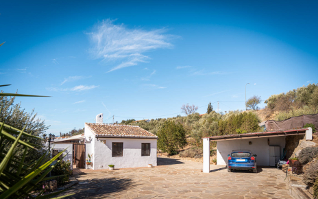 Parking junto a la casa, todo a un mismo nivel