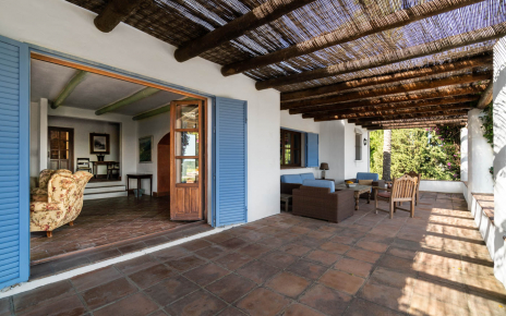 Puertas que se abren a zonas de terraza