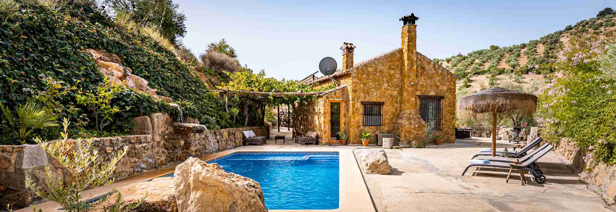 Attractive and welcoming self catering holiday cottage in genuine Andalucia