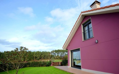 Partly modern, partly restored Galician house