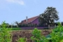 La casa vista desde otro campo