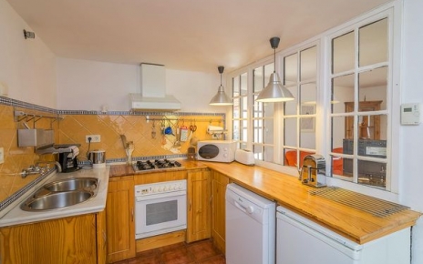 The kitchen has all you need